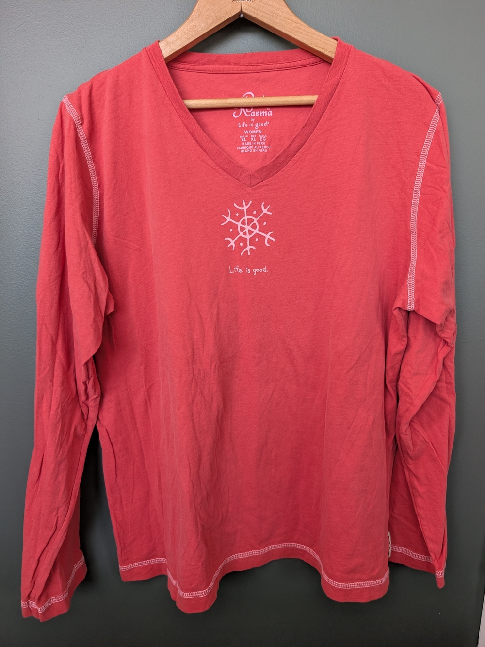 Set of 2 Life Is Good Women's Long-Sleeve V-Neck Tee shirts Snow Grateful